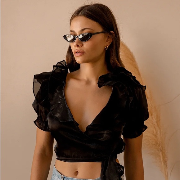 Lulu’s Black Puff Sleeve Cropped Wrap Top - Picture 3 of 7